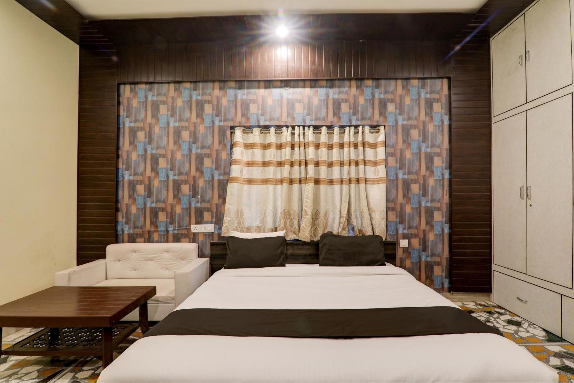 Hotel O Flagship Adbhut Moment Hotel Varanasi Exterior photo